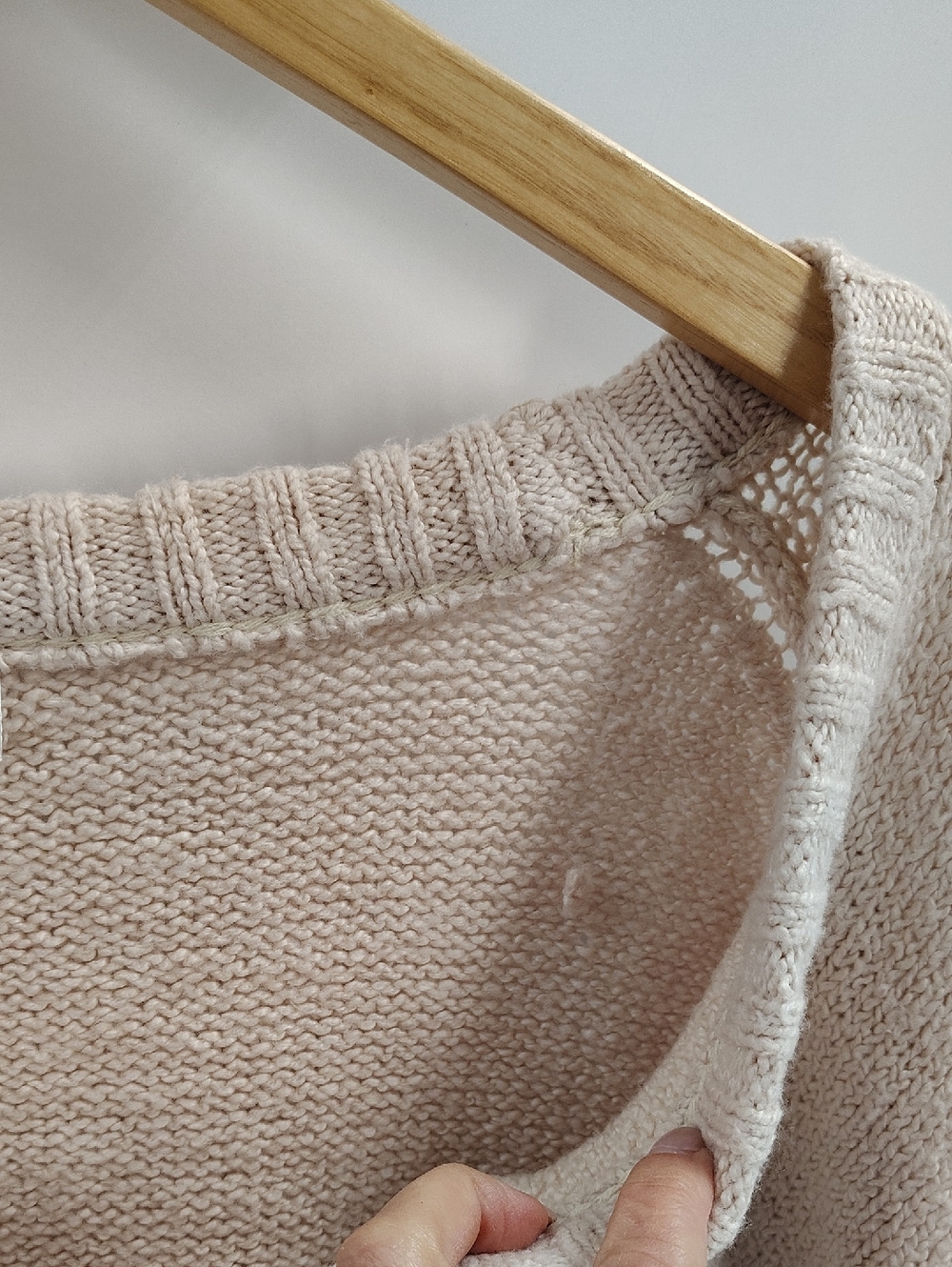Caitlin Covington x Pink Lily Kelsey Sweater Taupe Wide Neck Off Shoulder Soft M - Picture 9 of 9